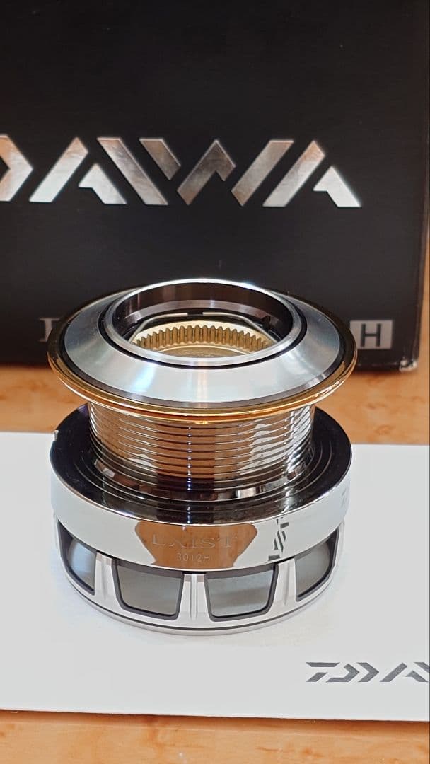 12イグジスト 12EXIST 3012H スペアスプール付 - メルカリ