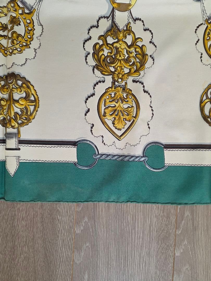 翁*様 HERMES エルメス カレ90 スカーフ \"Cuivreries\"