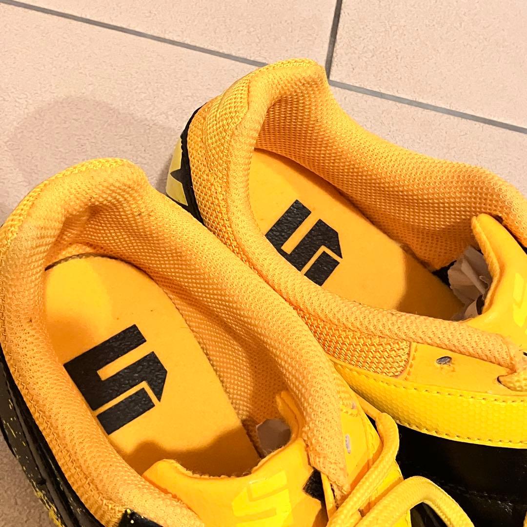 未使用 ナイキ フットサルシューズ ブラック／イエロー 23.5cm - メルカリ