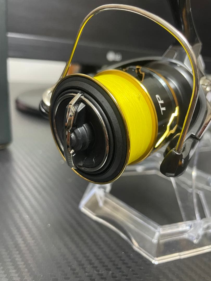 極美品】シマノ 20ヴァンフォード C2000S 20ツインパワースプール