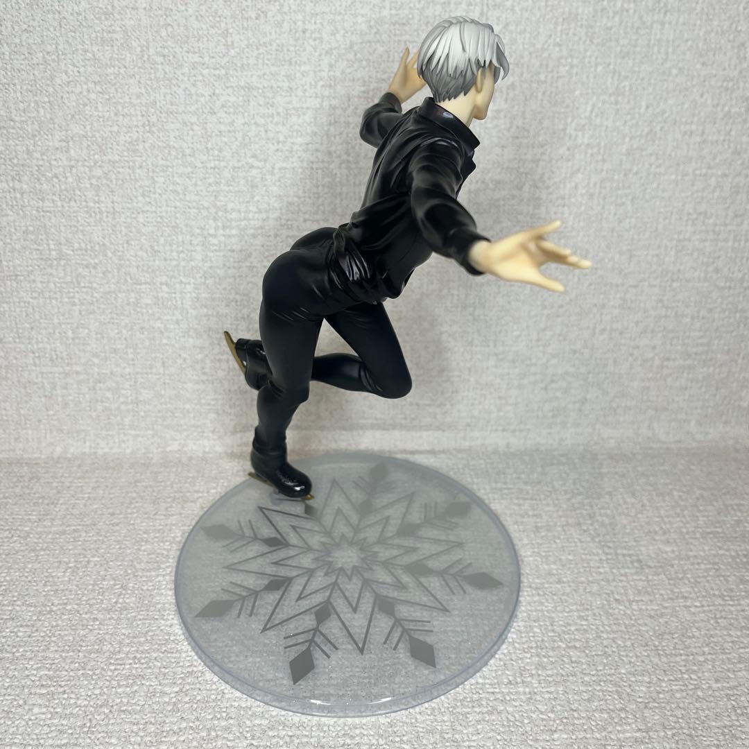 ユーリオンアイス ヴィクトル フィギュア ユーリ!!! on ICE - メルカリ