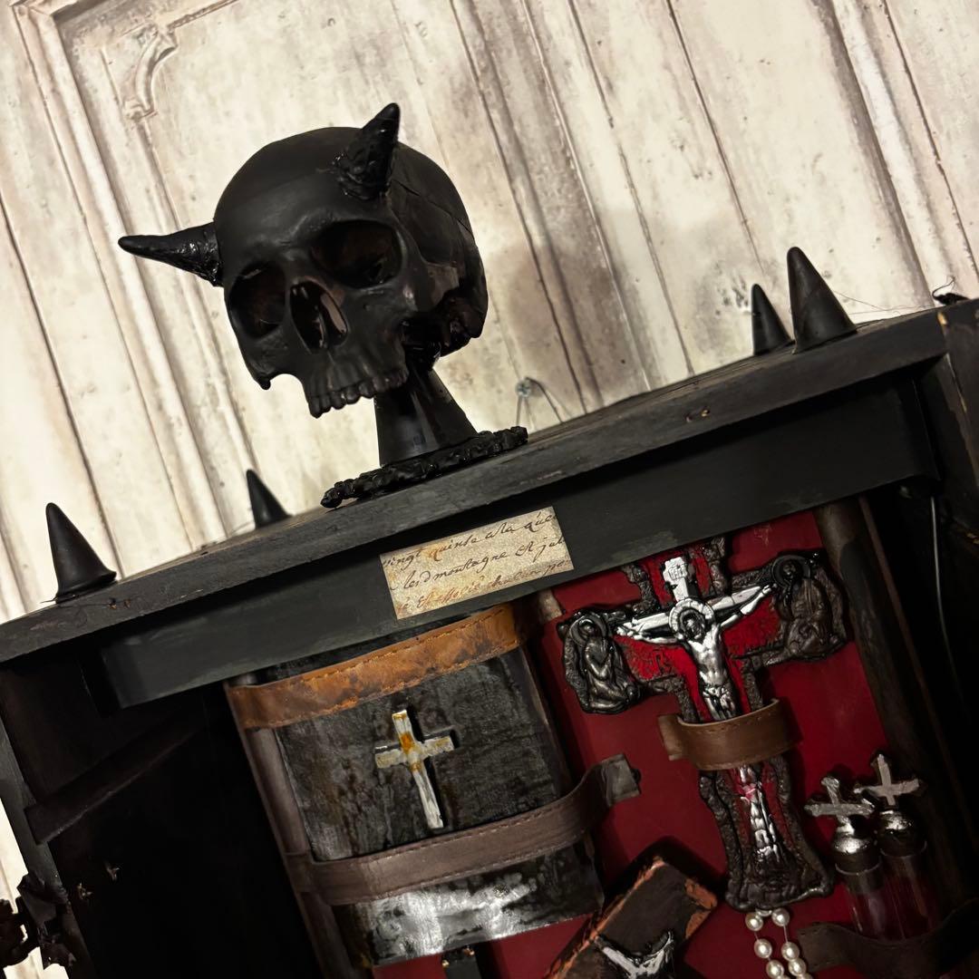 Special Price】 悪魔撲殺箱(middleサイズ)オブジェ