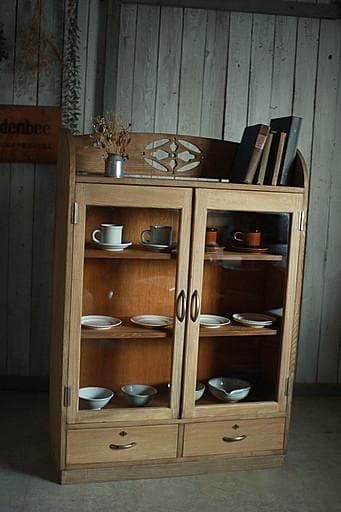 古い木枠のガラス戸棚　引き出し2杯　食器棚　水屋　キャビネット　古家具　古民家 水屋/食器棚 - 古家具・古道具 アンティーク家具 kubu（クブ）