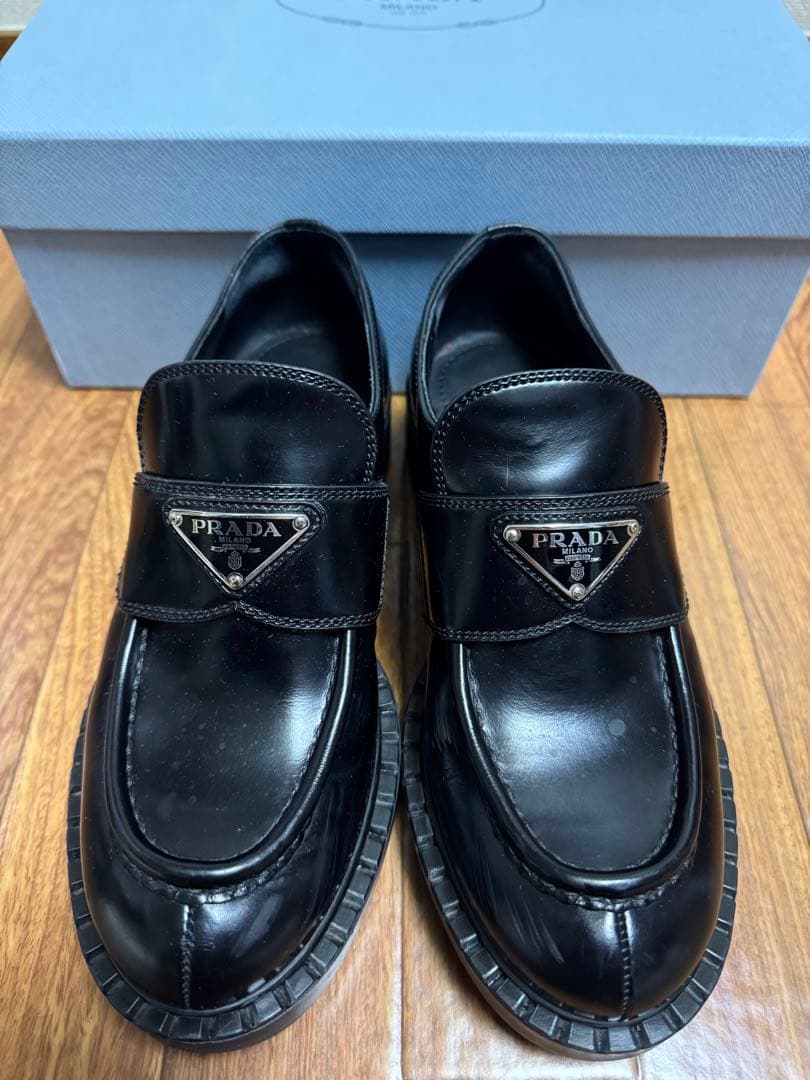 PRADA ブラッシュドレザー ローファー　37 PRADA/プラダ】チョコレート ブラッシュドレザー ローファー (PRADA