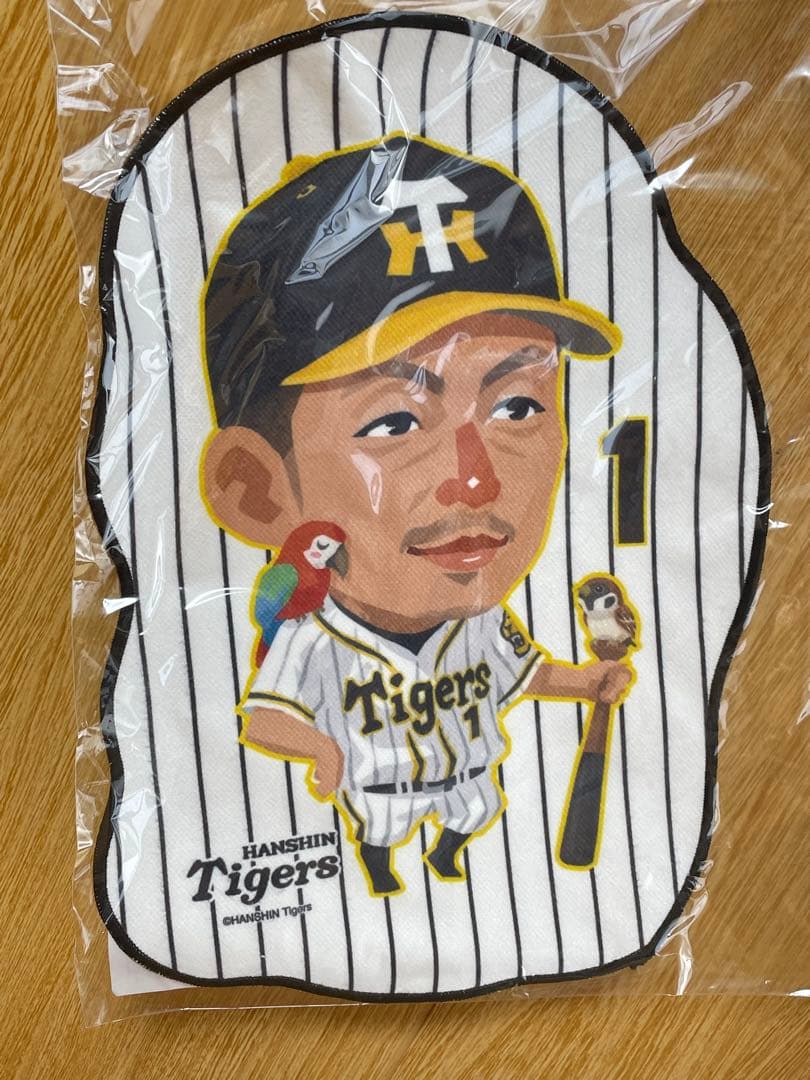 阪神タイガースとマッカノーズデザインとコラボレーションしたグッズ