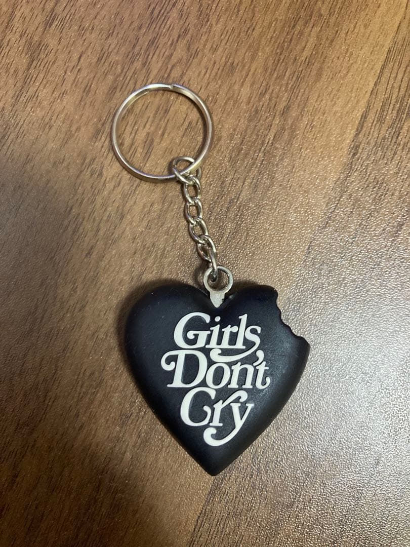 Human made girls don't cry キーホルダー - メルカリ