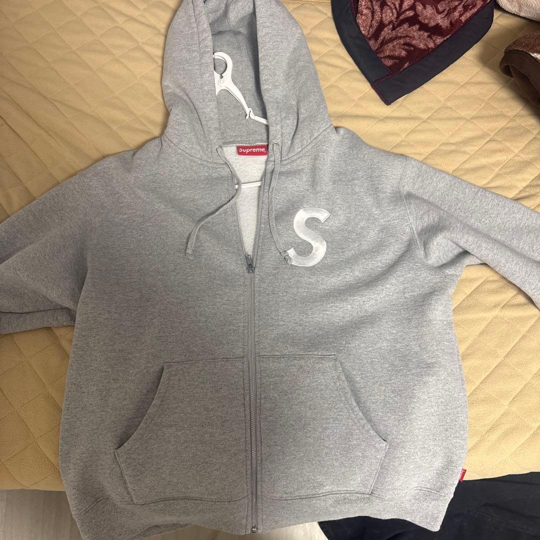 Supreme グレー パーカー ジップアップ - メルカリ