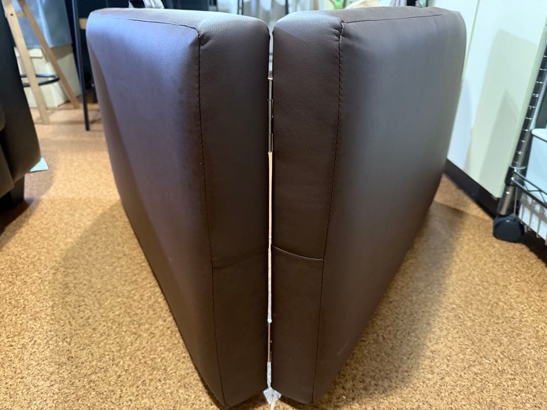 超コンパクト＆約8.6kgの軽量ブラウン折りたたみマッサージベッド（メホール） EMOOR（エムール） 折りたたみ マッサージベッド メホール コンパクト