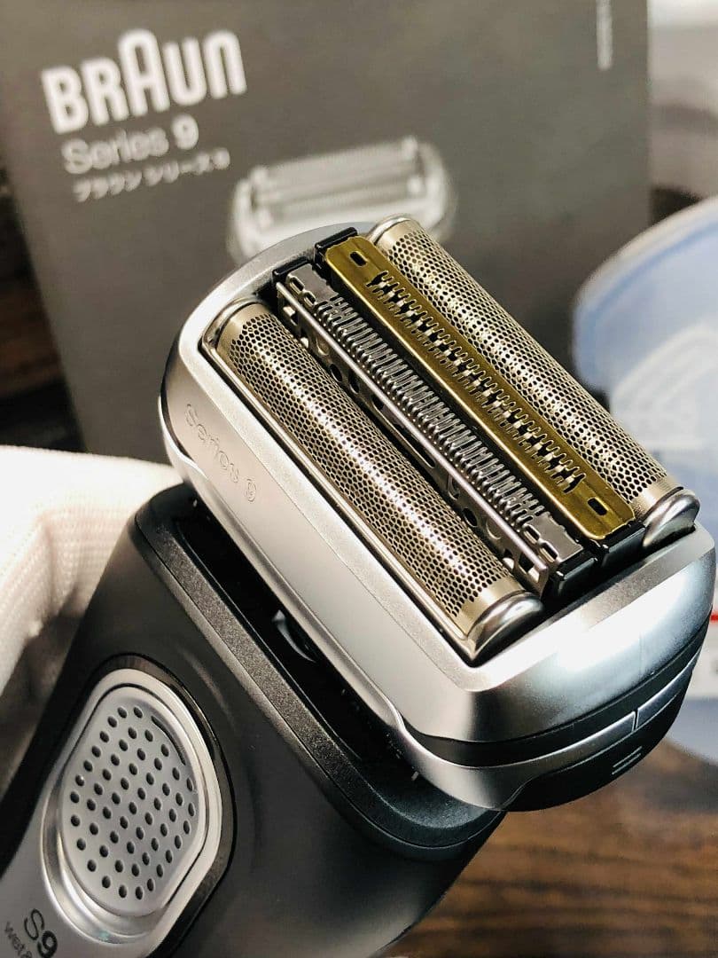 【美品】ブラウン シリーズ9 9360cc -Vメンズ電気シェーバー
