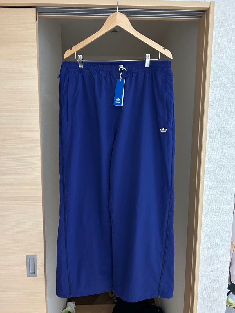 新品 adilenium オーバーサイズ SST TRACKPANT セール】Adilenium シーズン 3 オーバーサイズ SSTトラックパンツ