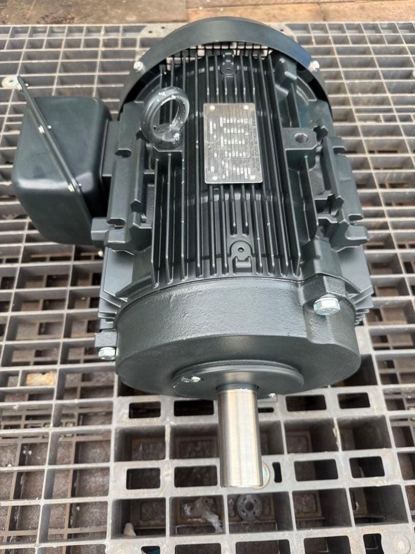 (2)(未使用品)美品　東芝 三相モーター 7.5kW IKKH3 400V