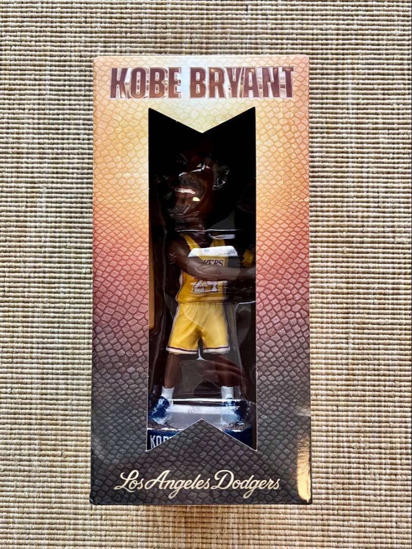 コービー・ブライアントボブルヘッド【未開封】+おまけ付き 8/8