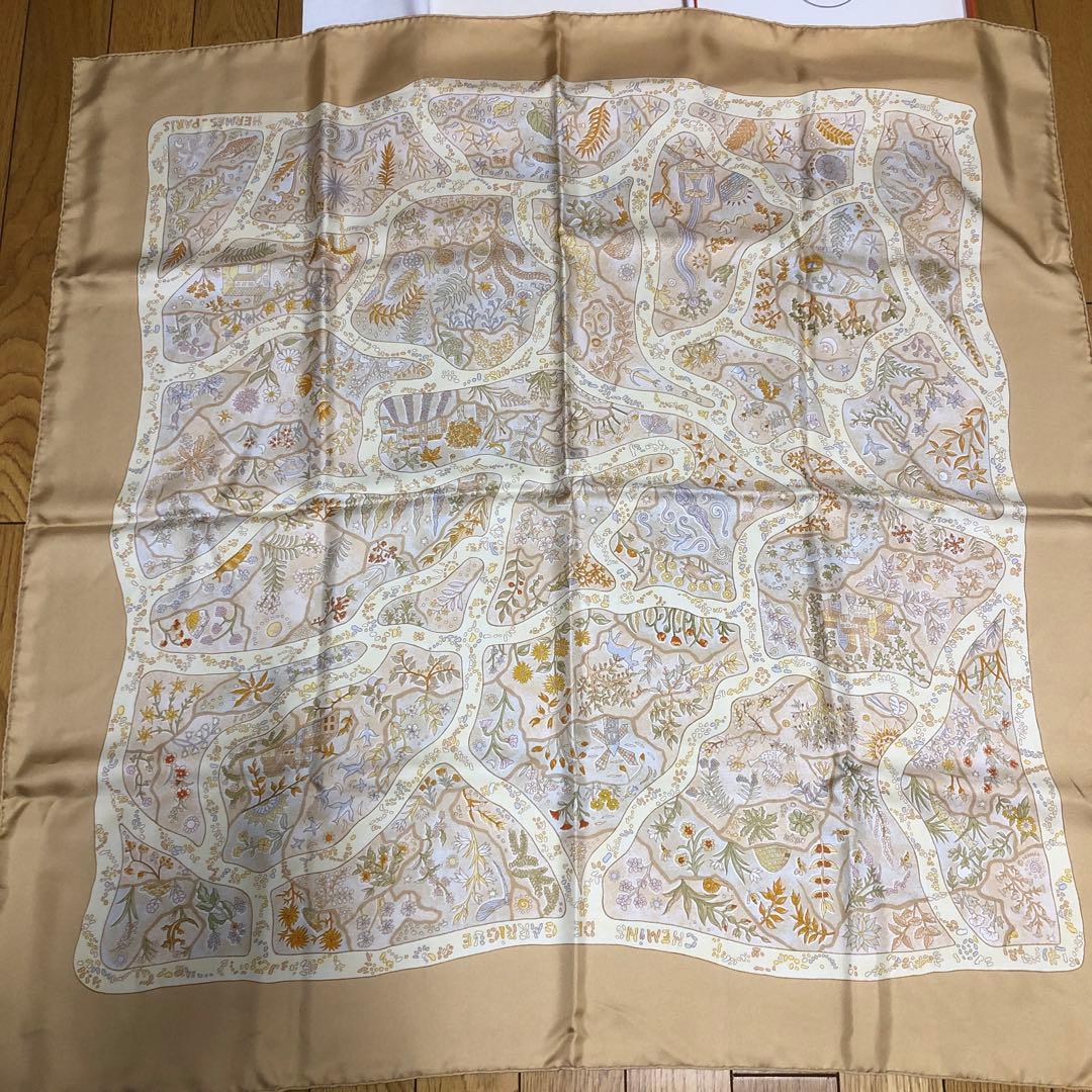 希少新品未使用エルメス カレ90 ガリックの道 最終値下げ 中古・古着通販】HERMES (エルメス) カレ90 ブラック サイズ:90 未使用