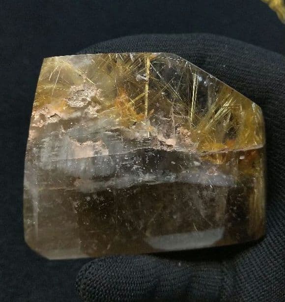 ギラギラルチルクォーツ《原石》専用台座付き　金運　仕事運