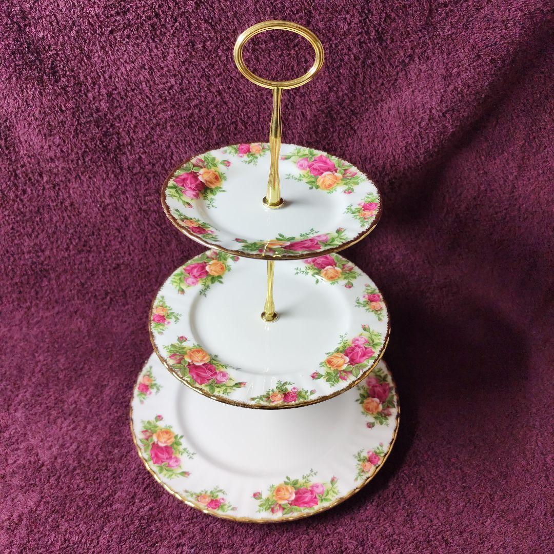 ロイヤルアルバート　オールドカントリーローズ　アフタヌーンティー用ケーキスタンド Amazon｜オールドカントリーローズ 3段ケーキスタンド ヴィンテージ