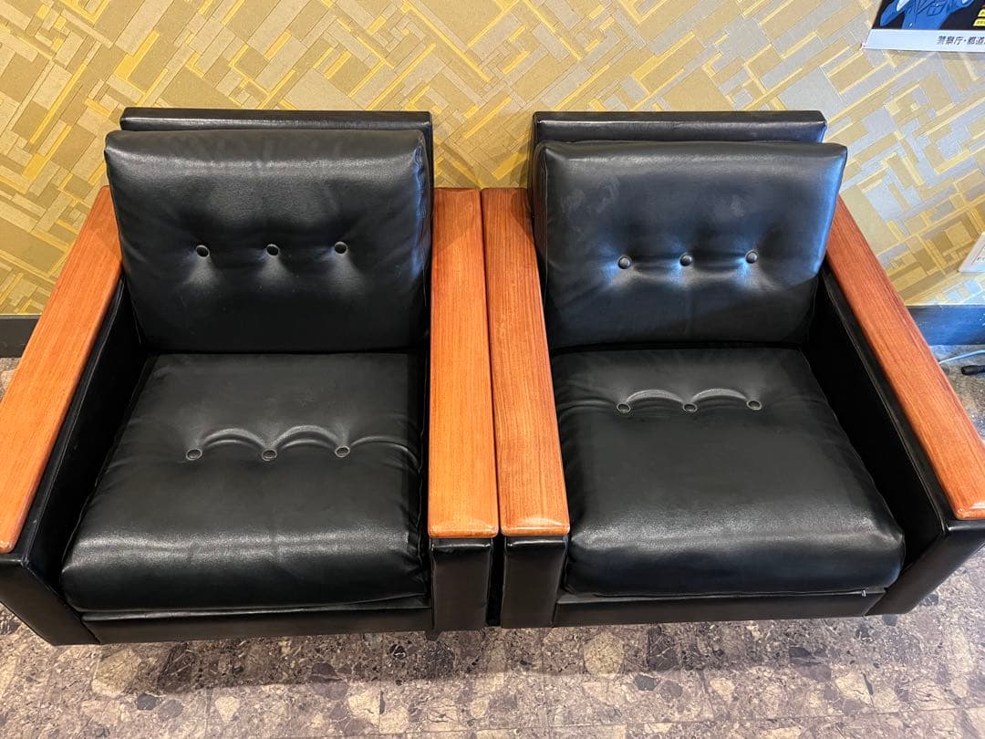 レトロ 一人掛け　ソファー　FUJI FURNITURE 1脚 レトロ 一人掛け ソファー FUJI FURNITURE 1脚 レトロ 一人掛け