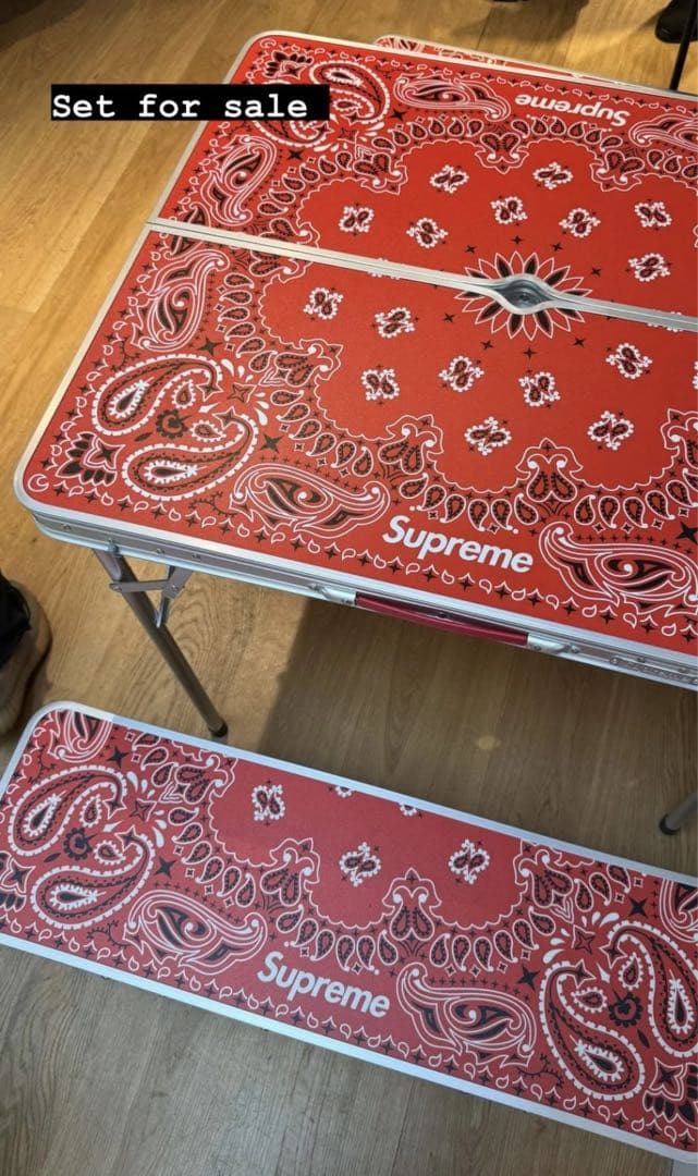 Supreme®/Coleman® Folding Table Set - メルカリ