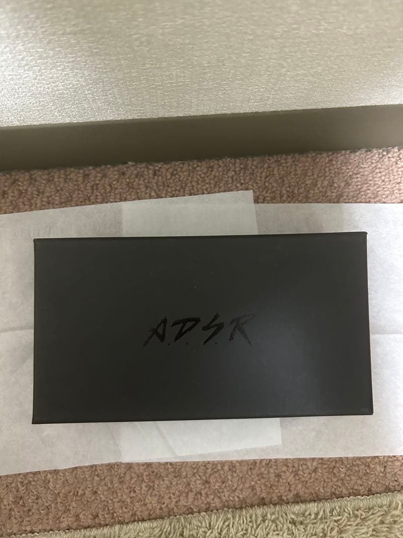 ADSR ブラックサングラス 交換用レンズ付き ADSRのブラックサングラス