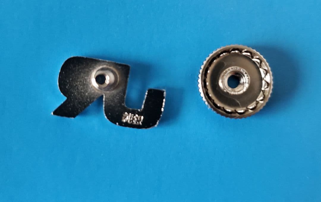 B JR東日本純銀襟章ネジタイプ現行品｜B JR東日本純銀襟章ネジ