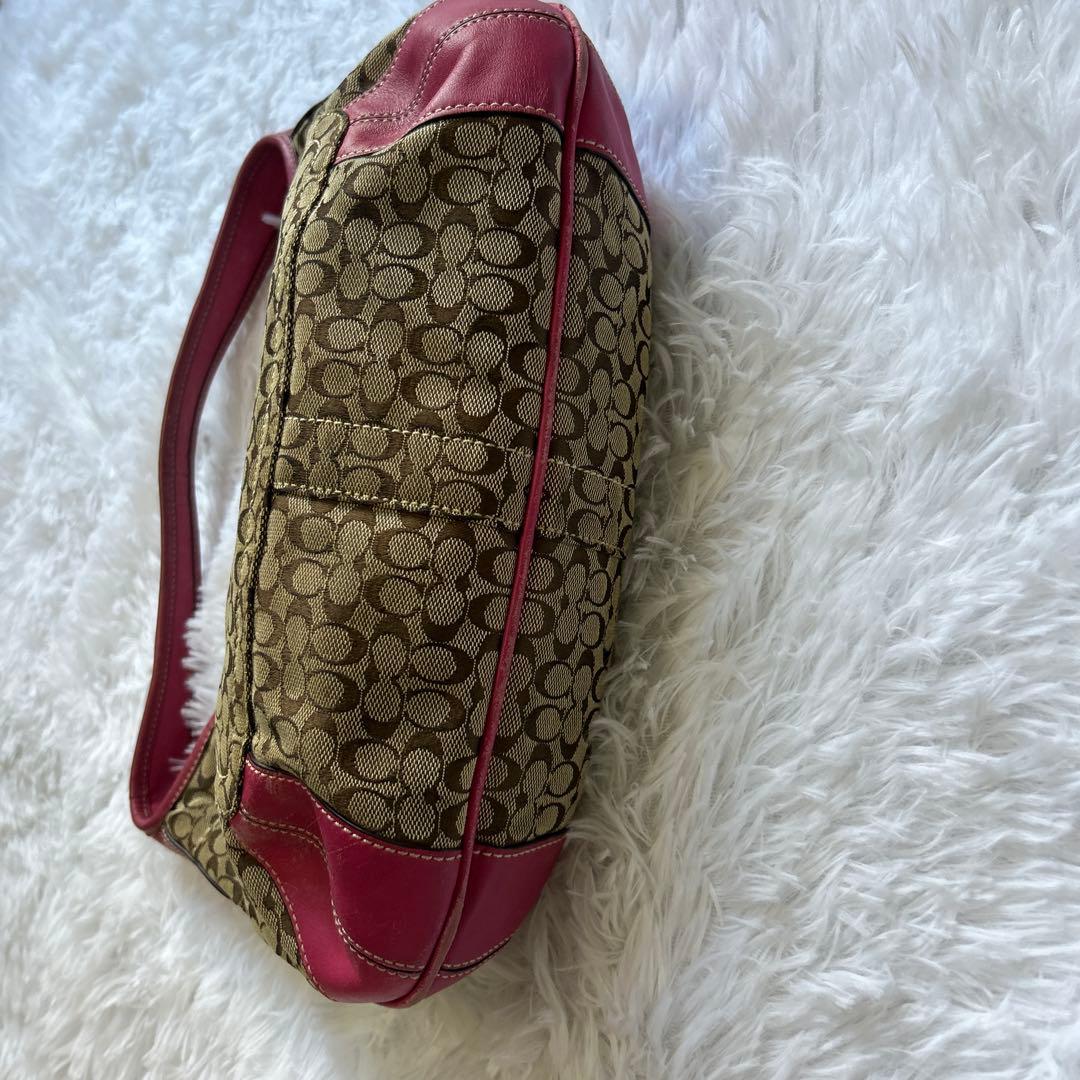 OneMall provides Mercari products: COACH シグネチャー ショルダー