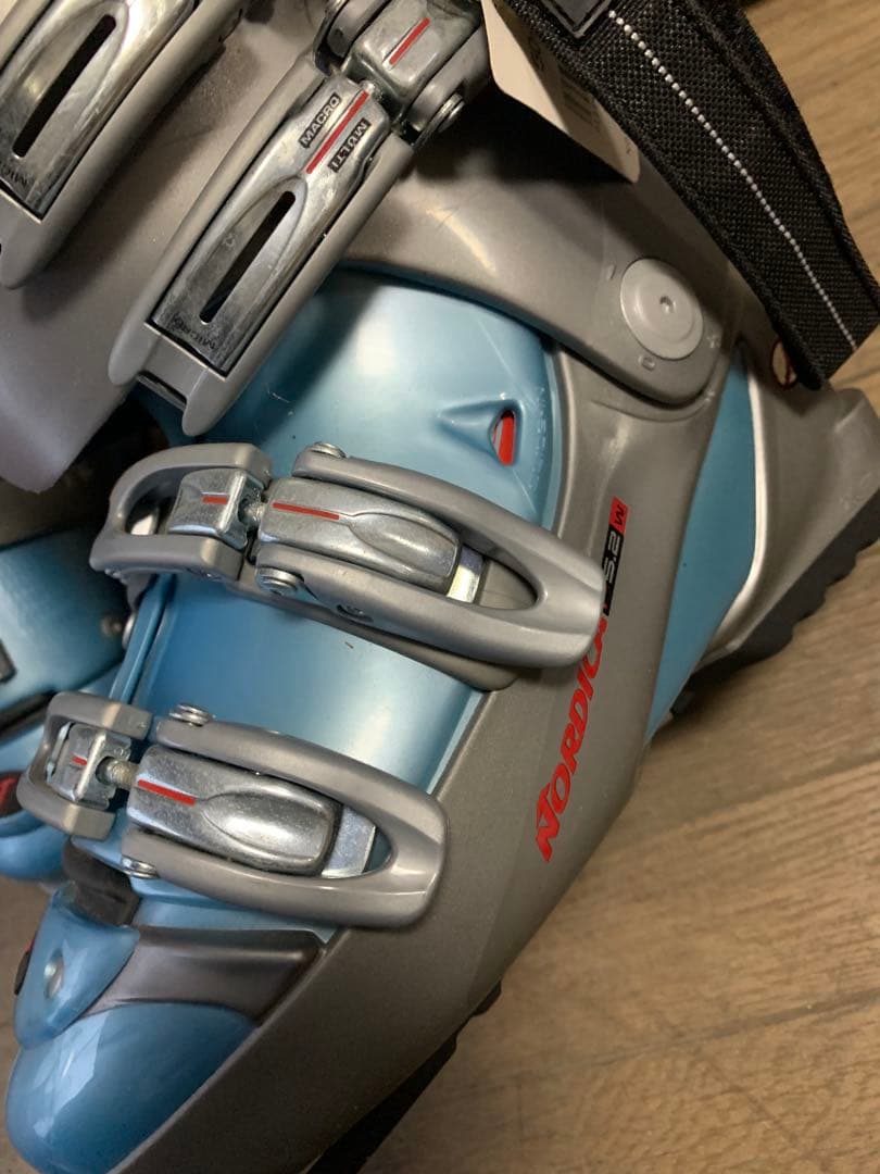 送料込み　NORDICA　スキーブーツ　24.5cm　ブルー