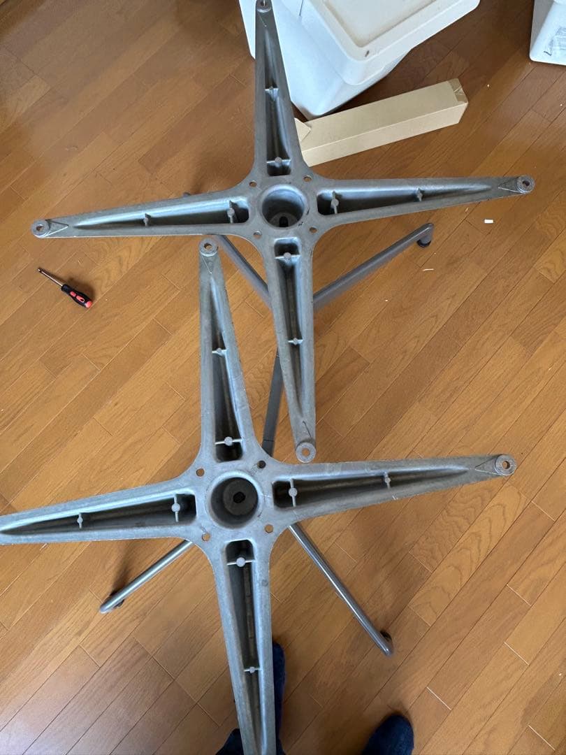 HermanMiller ハーマンミラー セグメンテッドベーステーブル - メルカリ