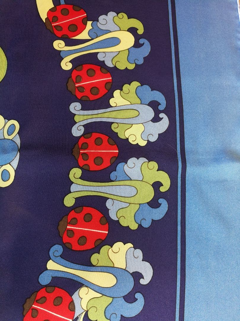 HERMES エルメス スカーフ カレ90 てんとう虫