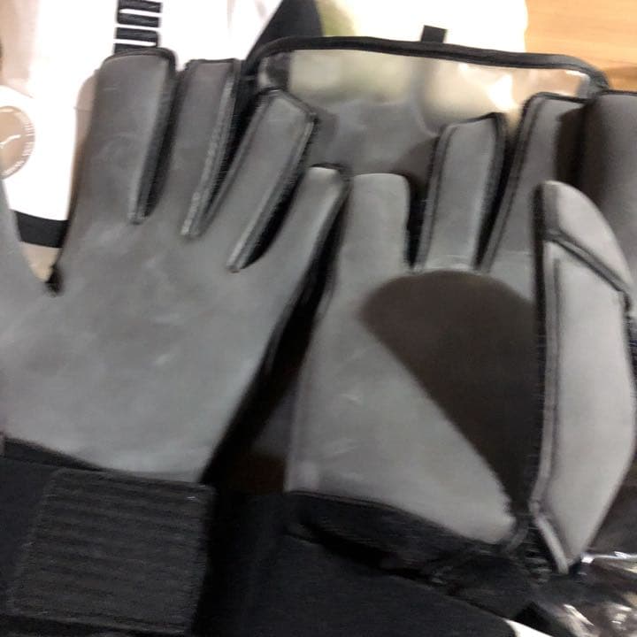 三セットで売ります。質問があればください。値段交渉受け付けます！