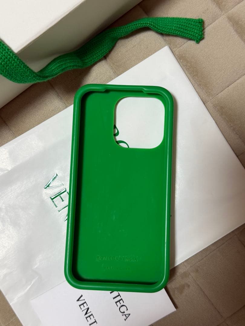 BOTTEGA VENETA グリーン iPhoneケース - メルカリ