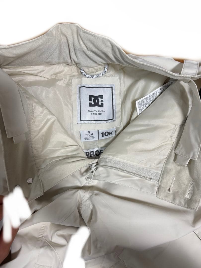 DC PROFILL 白色 ベージュ色 スノーボードウェア Sサイズ