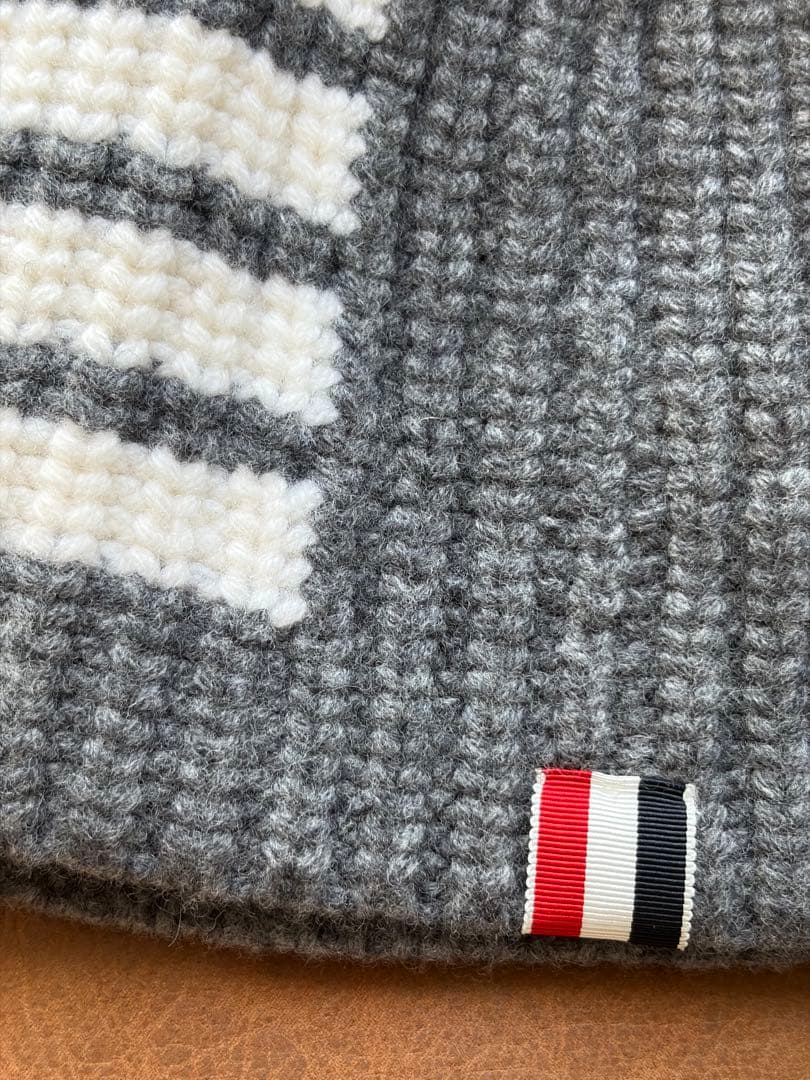 新品 《THOM BROWN》　トムブラウン　ニットビーニー　グレー