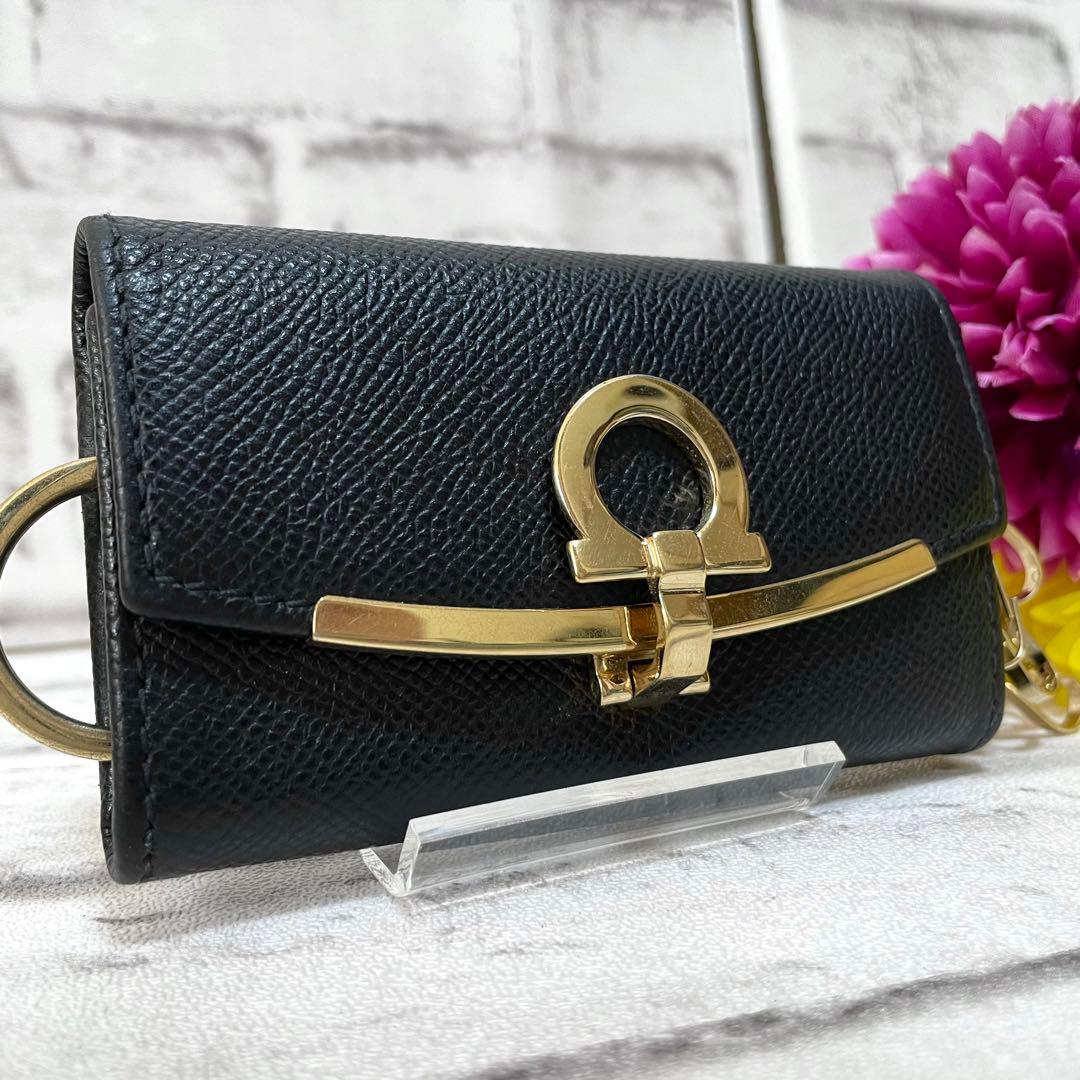 極美品✨フェラガモ　現行　キーケース　リング　RFIDタグ　ガンチーニ　黒　箱付 極美品✨フェラガモ 現行 キーケース リング RFIDタグ ガンチーニ 黒