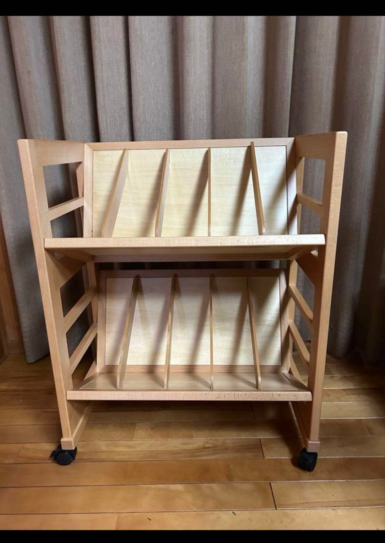 豊岡クラフト　ブックワゴン　木製2段　ライトブラウン ブックワゴン [大型書籍の収納,傾斜つきの上下棚,キャスター付き,自由