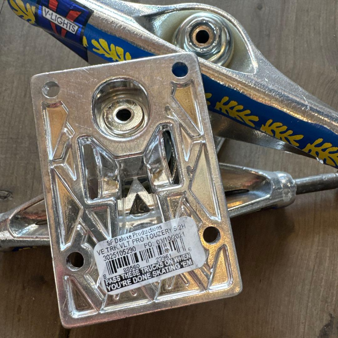 Venture ベンチャートラック Vライト　5.2HI 定価¥11600