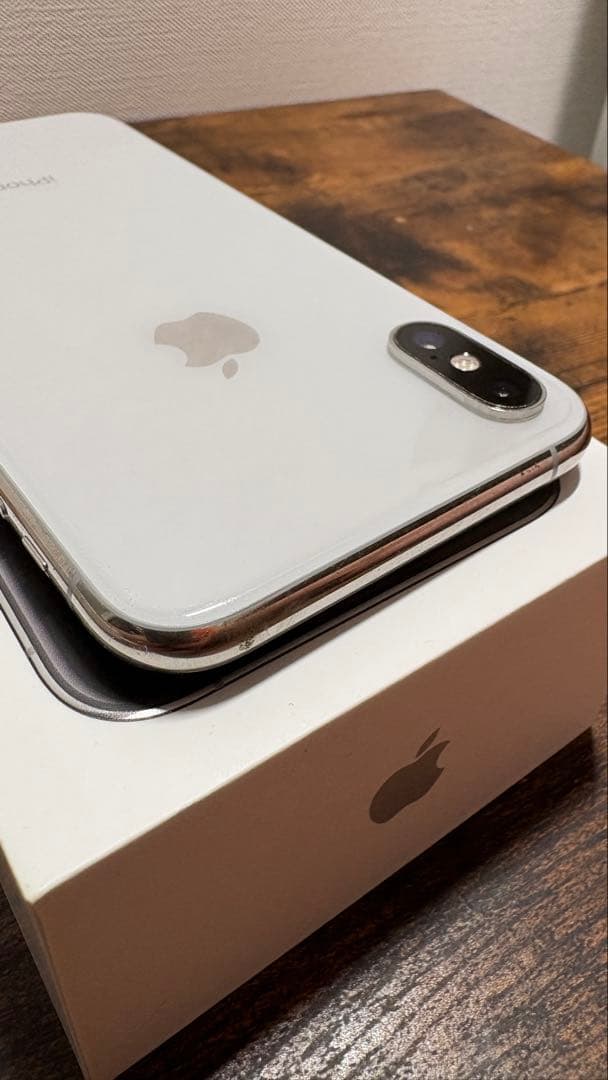 Apple iPhone XS 256GB シルバー 本体 - メルカリ