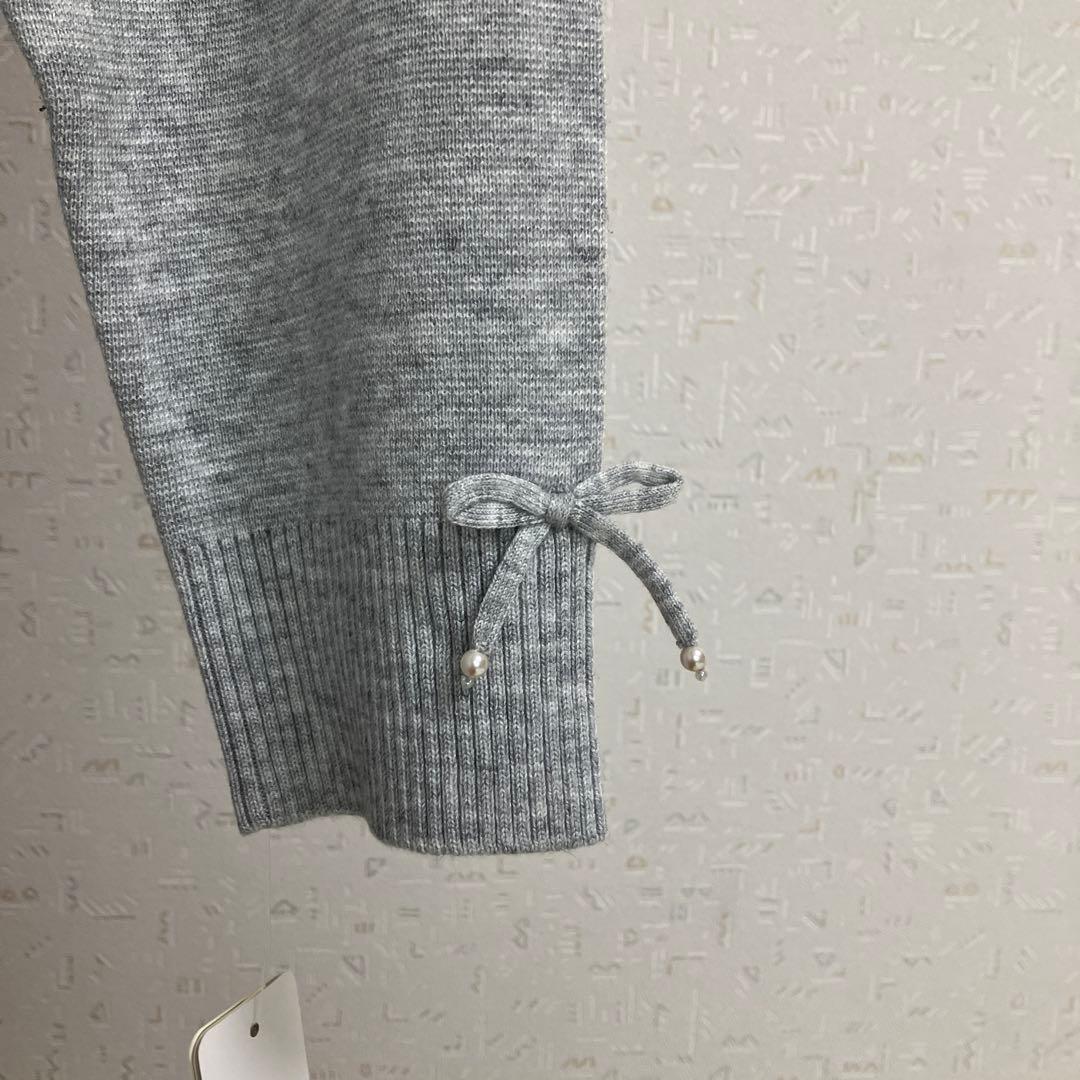 スーパービューティー☆44☆新品タグ付き胸元刺繍のタートルネック