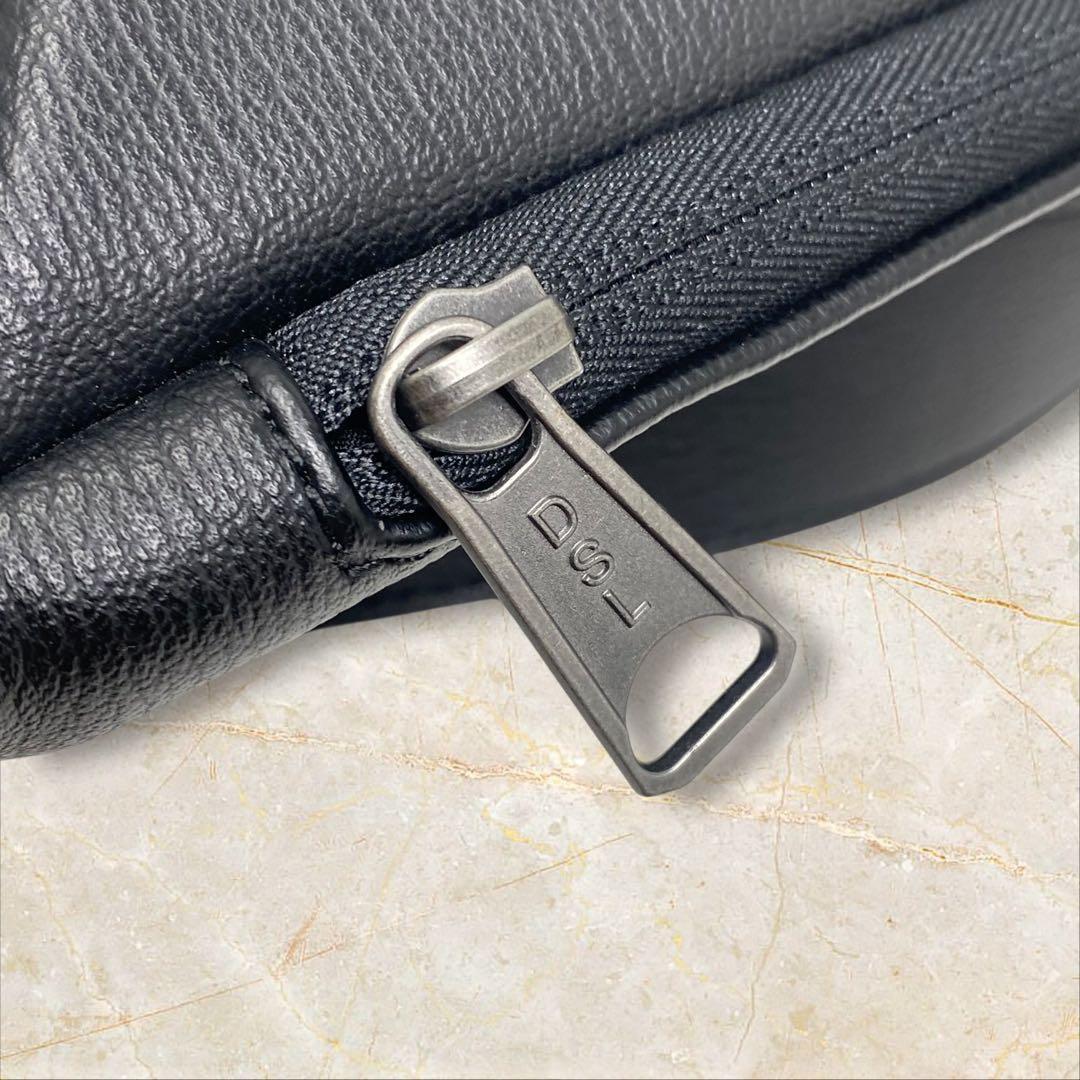 DIESEL ボディバッグ Dロゴエンボス ディーゼル ショルダー ブラック
