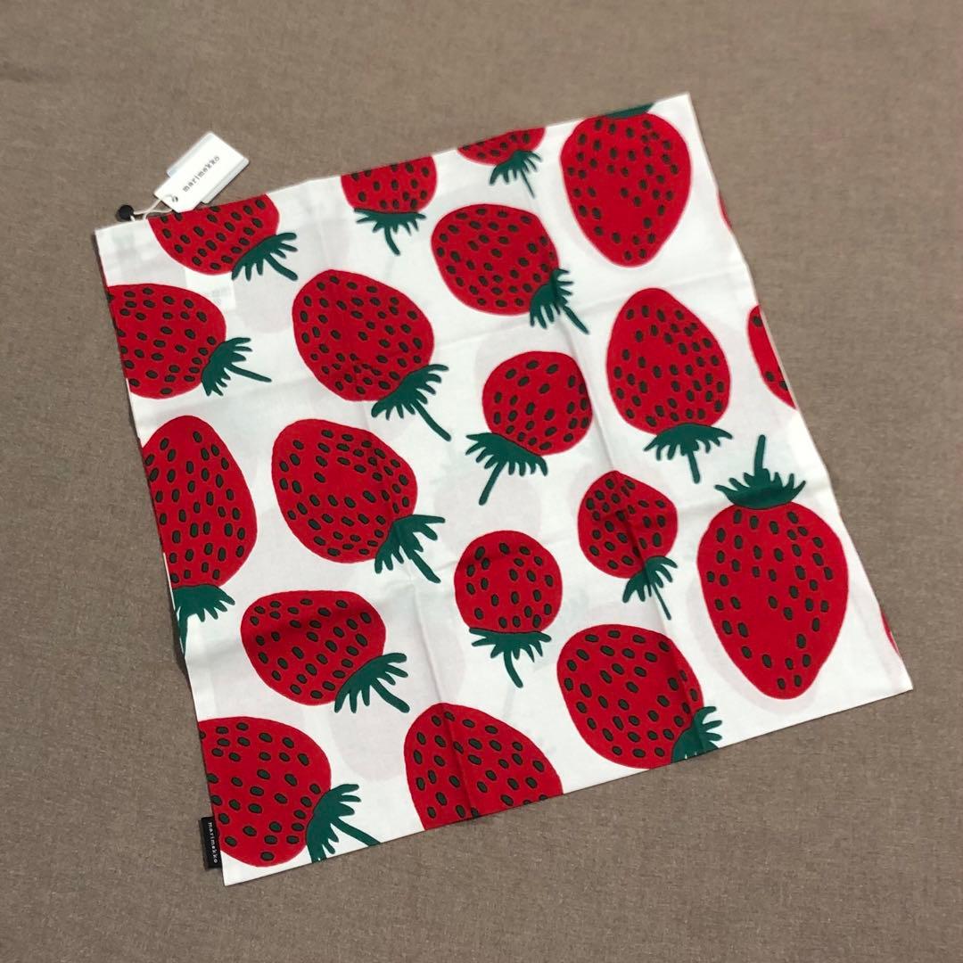 マリメッコ【marimekko】マンシッカ・イチゴ・いちご柄・クッション