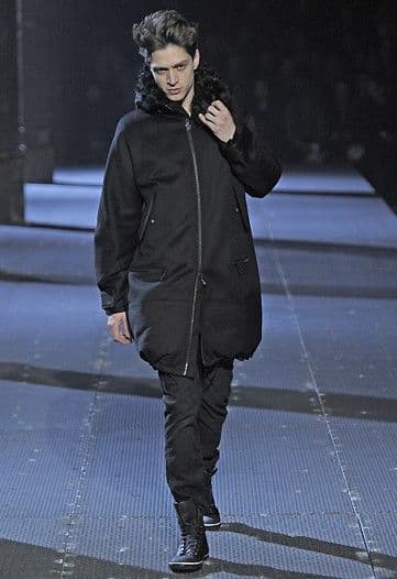 希少 モンクレール ガムルージュ ダウン モンスターパーカー ※再出品