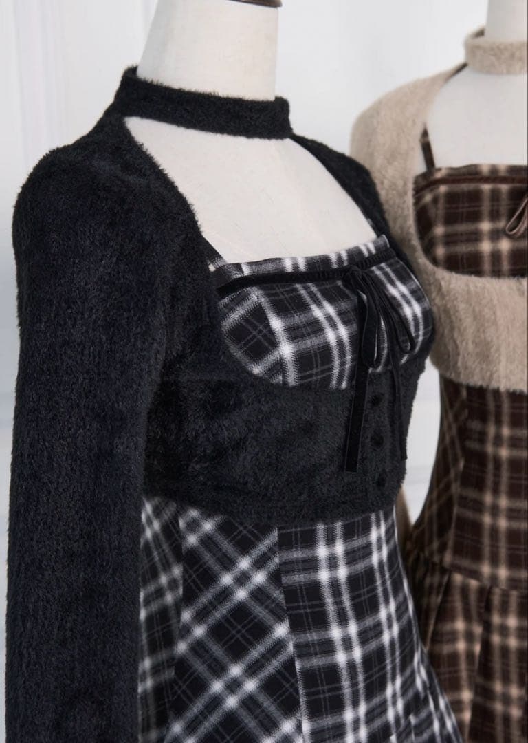 BunnyLis】ファーボレロxチェックミニワンピ - メルカリ