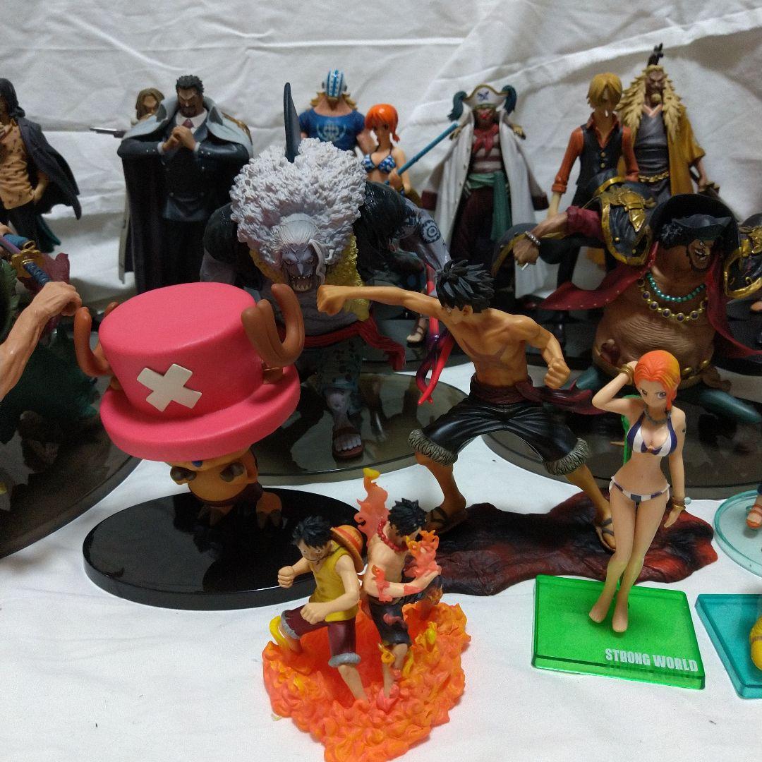 ワンピースフィギュアまとめ売り造形王、DXFなど計36体 - コミック