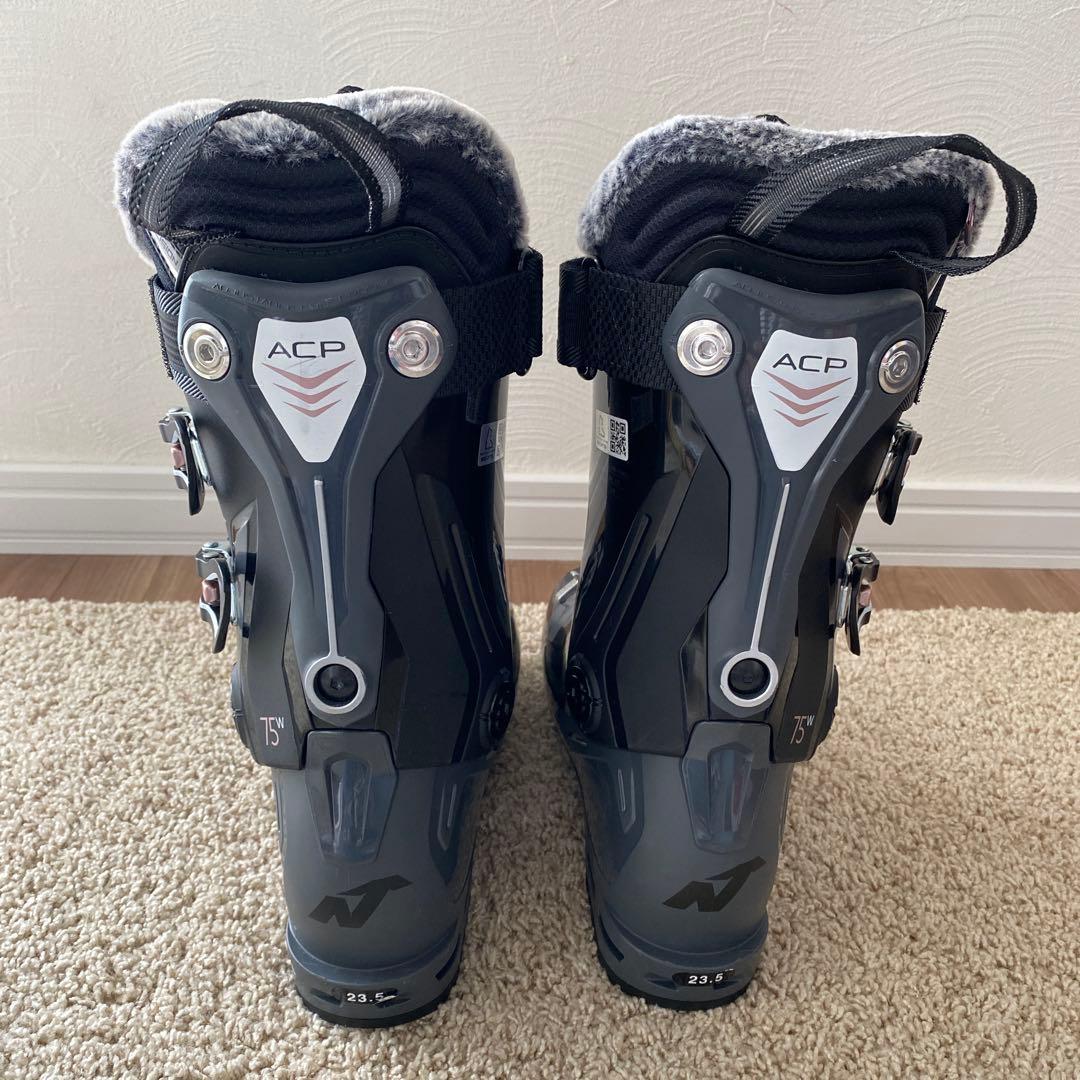 ほぼ新品 ノルディカ スポーツマシーン フレックス75 レディース 23.5