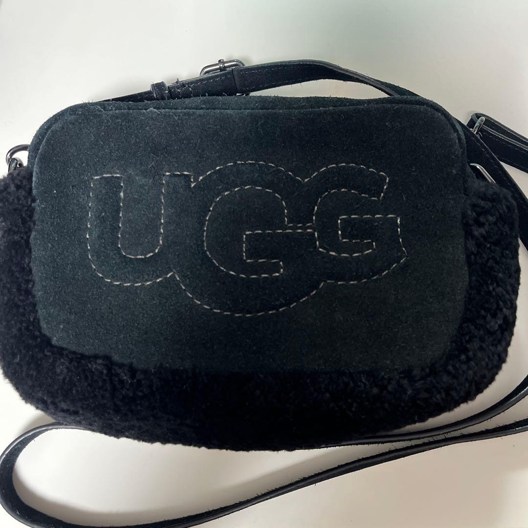 UGG 黒 ショルダーバッグ UGG Australia（アグオーストラリア） 「UGG」 ショルダーバッグ