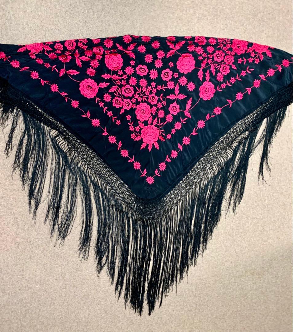 フラメンコ衣装 大判シルクマントン 黒✖️マゼンダ125㎝✖️123