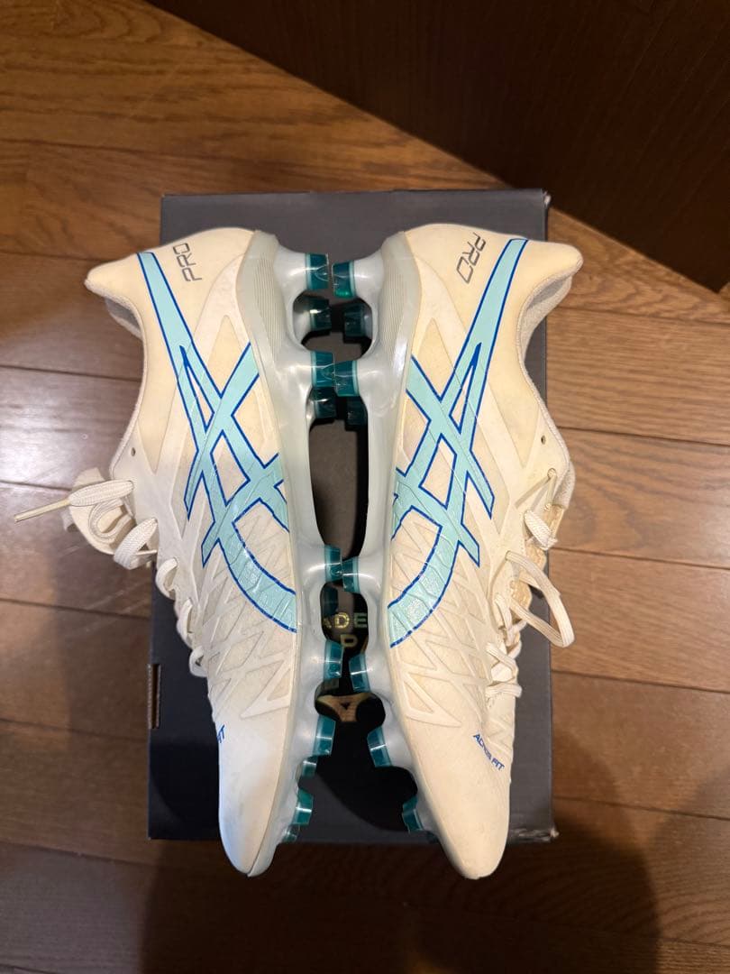 DS LIGHT ACROS PRO 2 ホワイト/アクアリウム 25.5cm