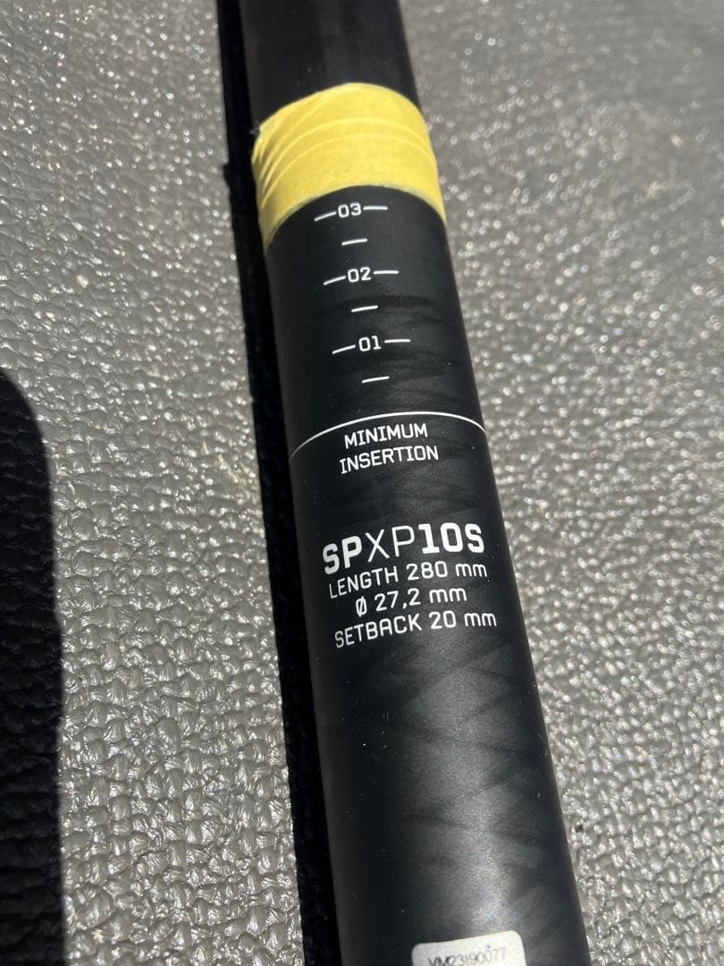 カーボンシートポスト 280mm 27.2mm