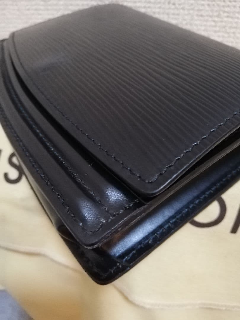 ルイ ヴィトン Louis Vuitton エピ ティルシット ノワール