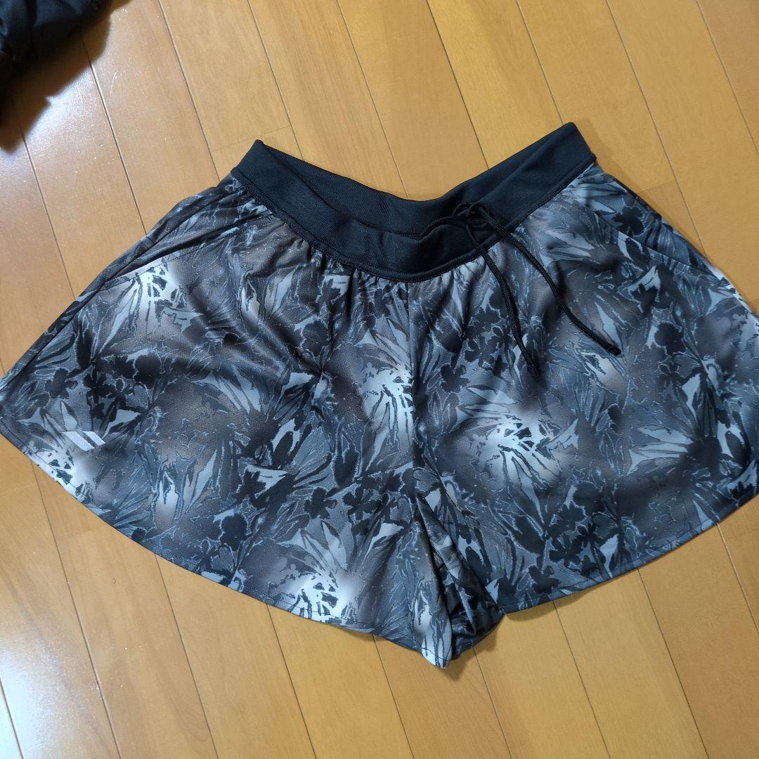Babolat テニスウェア XL 黒 花柄ショートパンツ セットアップ