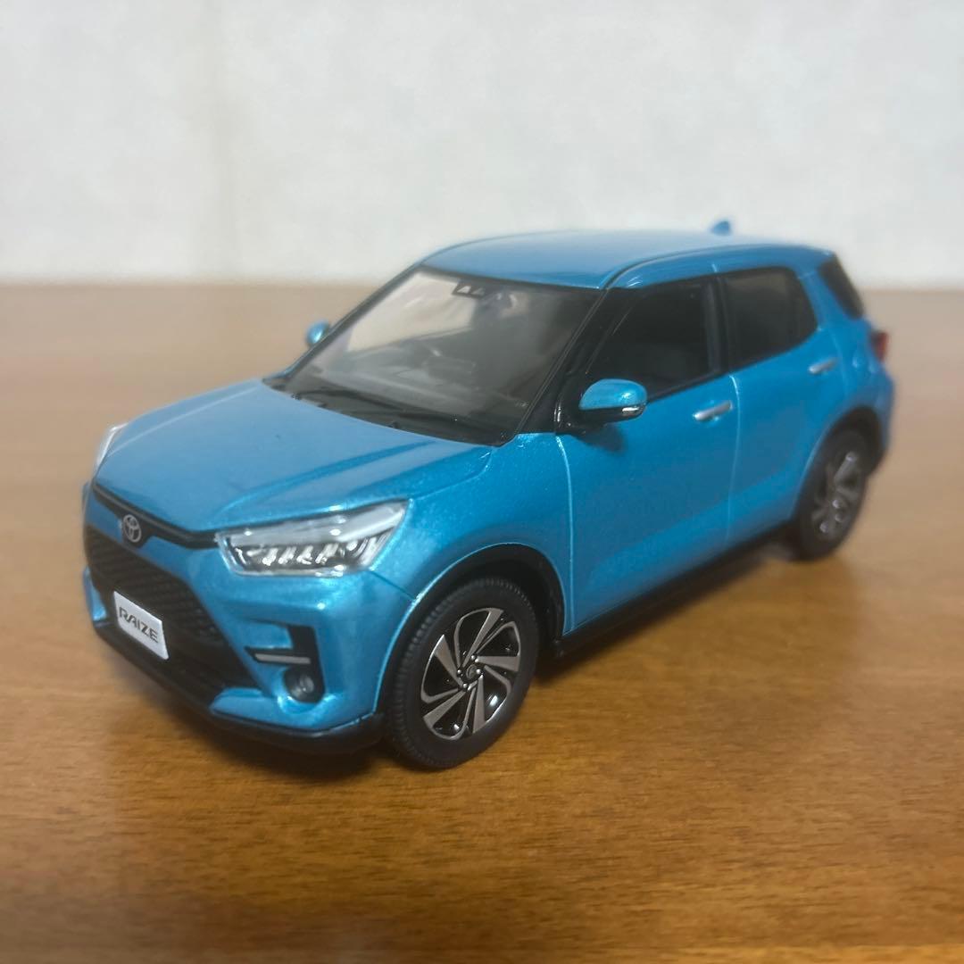 トヨタ ライズ カラーサンプルミニカー 非売品 - メルカリ