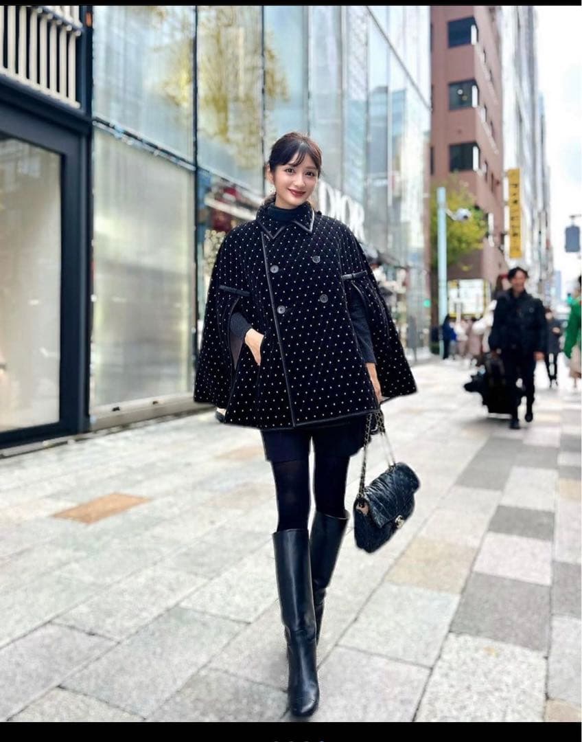 Bibiy♡ ODETTE CAPE - メルカリ